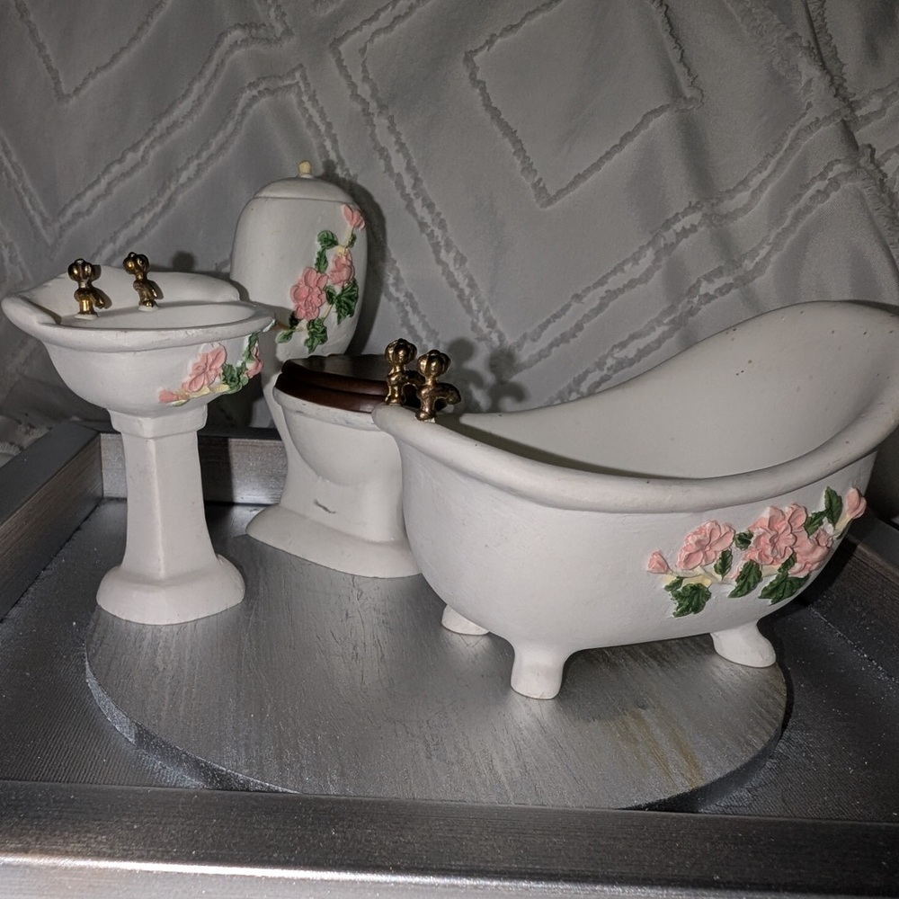 Vintage miniature resin Floral White doll house Bathroom Set